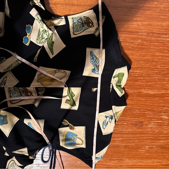 Dress Button-down, “accessories “ Print On Black , Sleeveless, Soft Collar - Picture 7 of 7